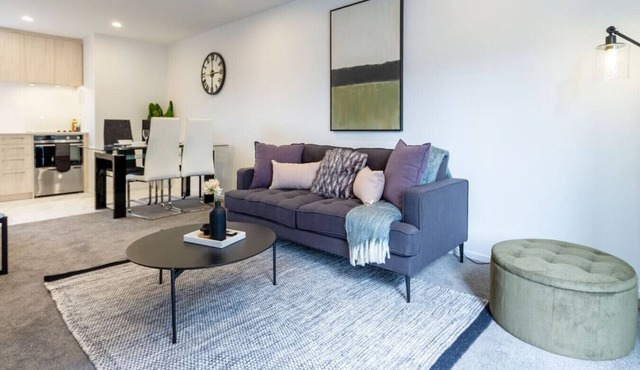 Bright Cityside 4BR Sunlit Balcony at Tuam St