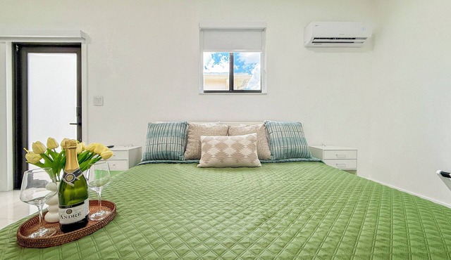 Bright & Modern Studio Private Parking Great Location