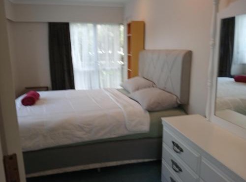 Budget shared accommodation holiday room spring city