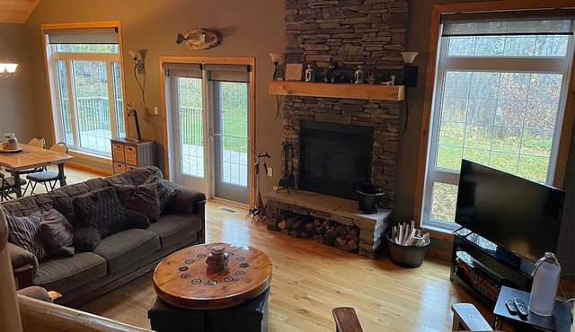 Cabin 200 - Riding Mountain Luxury Cabins