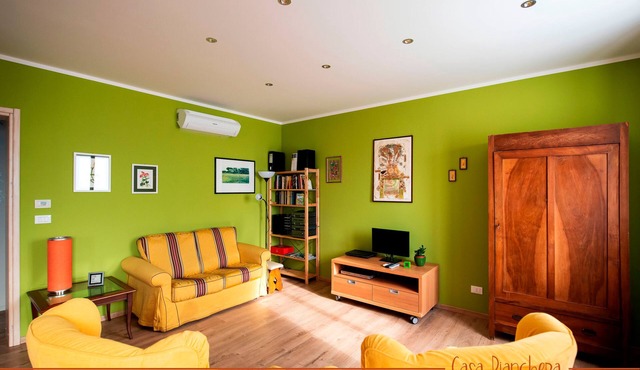 Casa Bianchera, Apartment with independent entrance and garden
