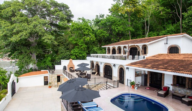Casa Sol Large beautiful estate ocean front, with the jungle in your backyard!