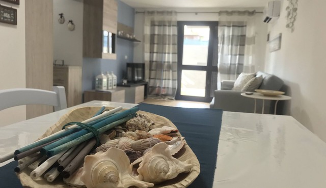 Casamare . Enchanting three-room apartment nestled in the quiet of the beach of Noto