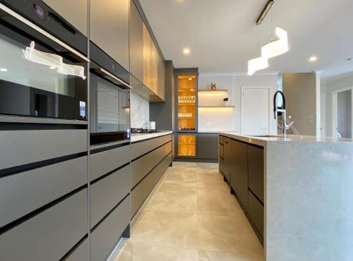 Castlebane New Home 350sqm, 7ACs, Large Deck, View