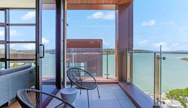 Catalina Bay Sweet Escape with Carpark & Air-con
