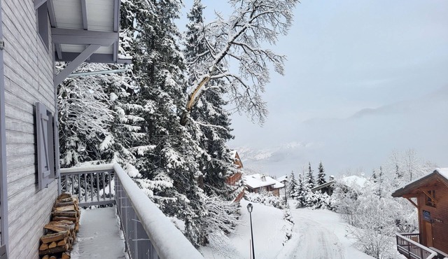 Chalet Courchevel - 14 Persons, 7 Bedrooms 7 Bathrooms, 40m from slopes