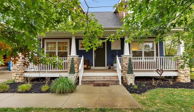 Charming Cottage near Douglas Beach!