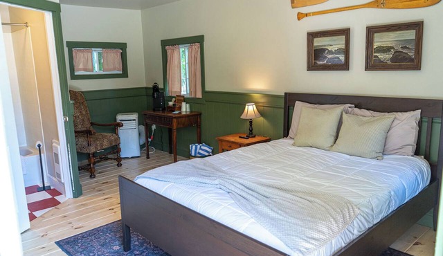Charming Countryside Cabin. Pet-Friendly!