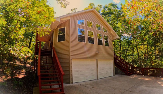 Charming Private Setting Tree House, Fully Immersed In Nature On 2+ Acres