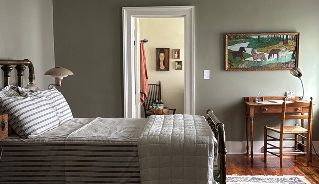 Charming Retreat steps from the Erie Canal