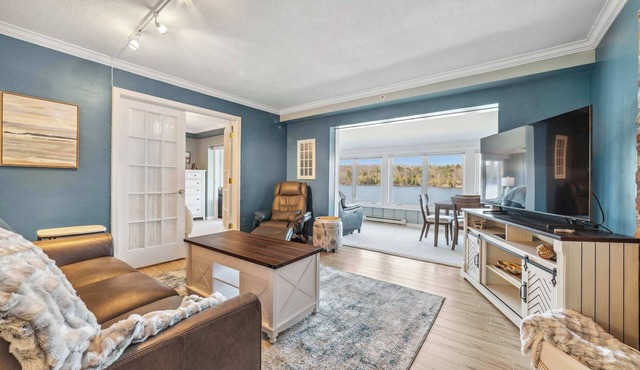 Clam Lake Waterfront Condo | Near Torch Lake