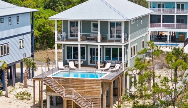 Cocoplum: Beachfront, Private Pool, Pet Friendly