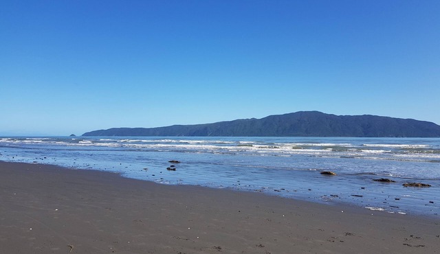 Comfortable beach house 200 meters from Paraparaumu beach