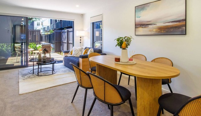 Comfy Central City Stay -2BR with Car Park