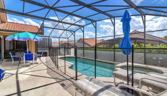 CONTEMPORARY 5 BEDROOM POOL/SPA HOME. GREAT PLACE TO SPEND PRIVATE FAMILY TIME