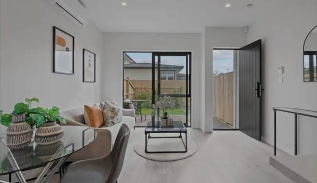 Cosy Modern House in Orewa near the beach, cafes and restaurants