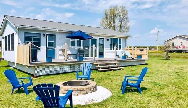 Cozy Bright Cottage With Beach Access and Water Views of Southern PEI red Shores