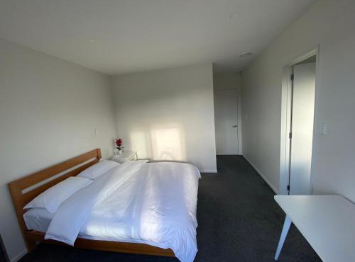 CozyNest4-private entrance and bath