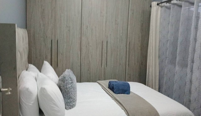 Crompton Guesthouse 786