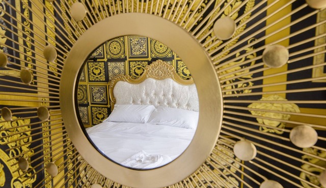 Deluxe 2 Bed Versace HotTub SkyTV