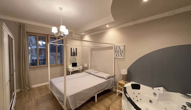 DORIAN GRAY LUXURY SUITE