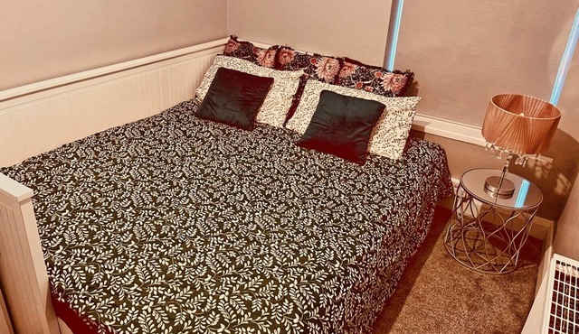 Drogheda Comfort Double Room + Extra Mattress, Near Centre City