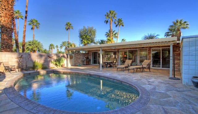 El Paseo, 'The Rodeo Drive of Beverly Hills' In Palm Desert. Free Wi FI