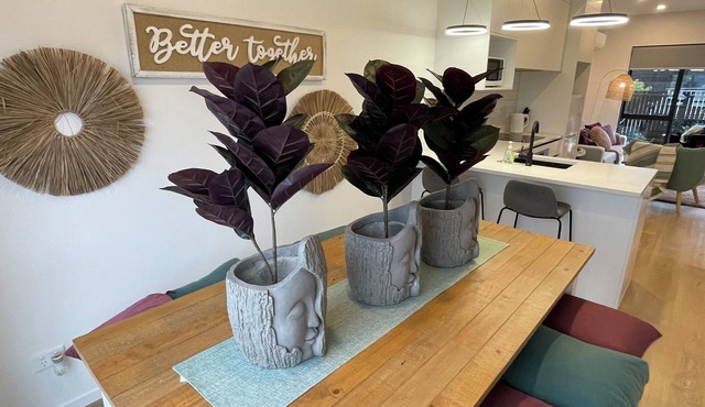 Flatbush Holiday Accommodation, 3 Bedroom Town House WH1 | Apartment