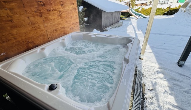 Fully equipped spacious 5-bedroom house with Jacuzzi, Sauna, WiFi in Krkonose.