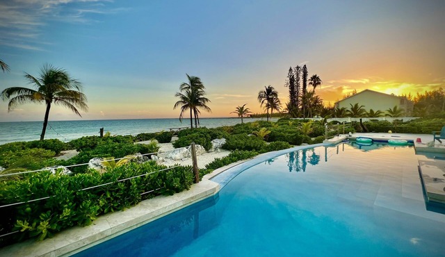 GoldenEye- Beach Villa With Dock