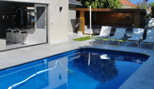 Gorgeous 3 bed 2 bath family home with year round holiday appeal.