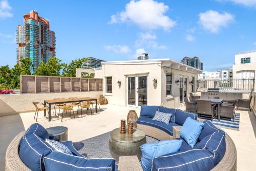 Gorgeous coastal PH with Large Private Terrace