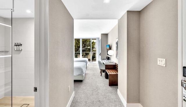Grand Deluxe Two Bedroom Suite with Balcony Water Views, Corner