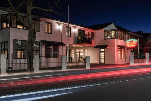 Greenlane Manor Motel