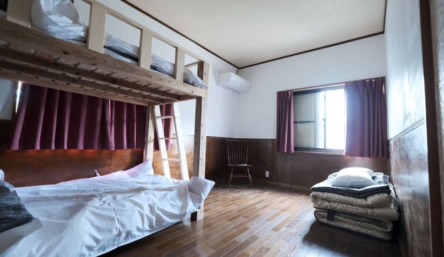 Guest House SAKURAZUKISOU - Hostel