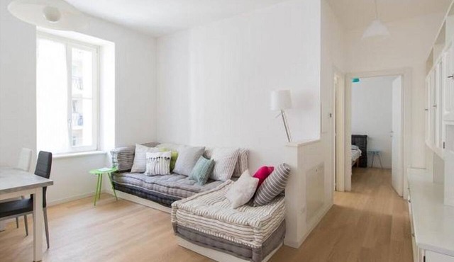 GuestHost - Beautiful and spacious 76 sqm apartment located in a strategic position just a short distance from Piazza Oberdan, Porto Vecchio, Palazzo Gopcevich and Piazza Unita d'Italia. The particular position of the house allows to reach easily the his