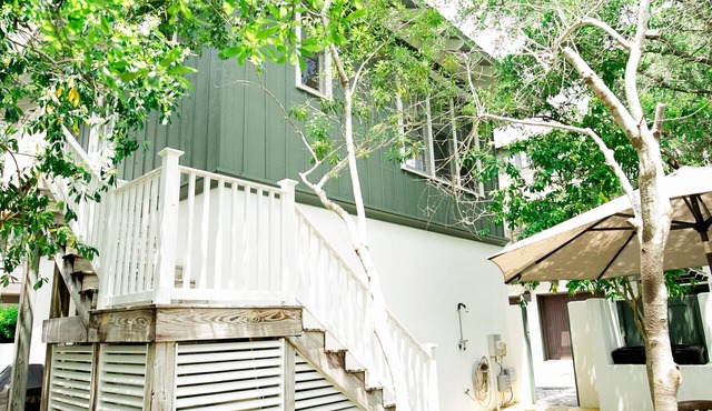 Gulfside Rosemary "Freedom Carriage House" |Studio |Sleeps 4 | 2 Bikes