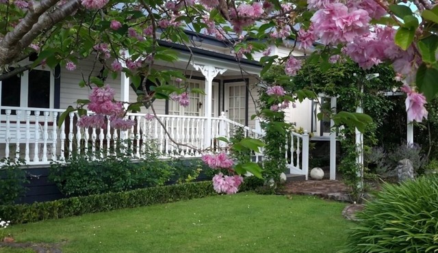 Guthrie Cottage In the Village of Havelock North