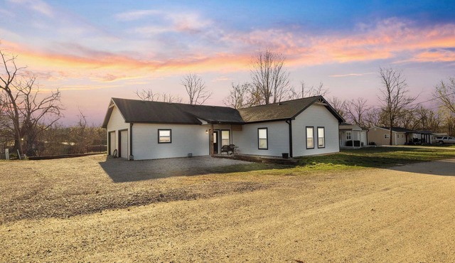 | Hackberry Lookout | 2B 2B | Osage Beach |