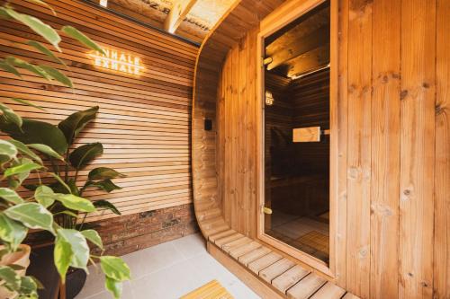 Health & Wellness House Hot Tub, Sauna & Ice Bath