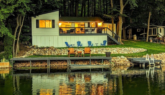 Hidden gem on a private lake - serene, senic and superb!
