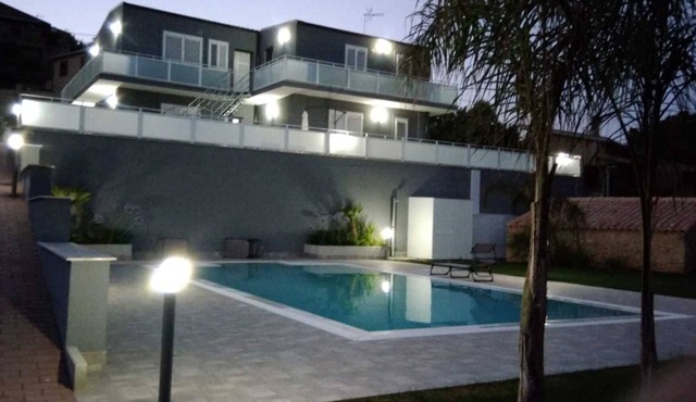 Holiday Apartment 'Appartamento 3 con Piscina' with Pool, Balcony & A/C