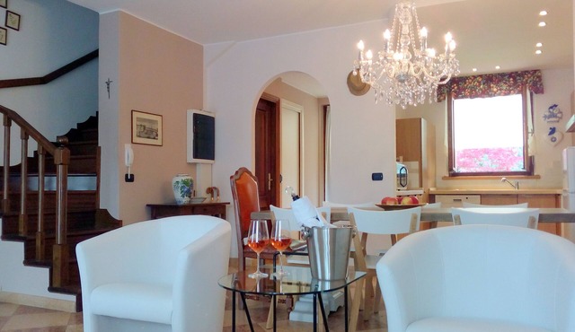 Holiday house Danny in Lazise, ​with garden, parking, Internet, whirlpool