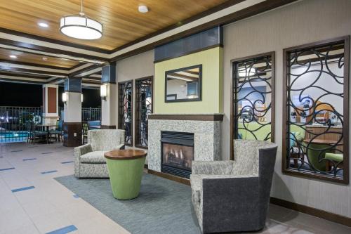 Holiday Inn Express & Suites Kailua-Kona by IHG