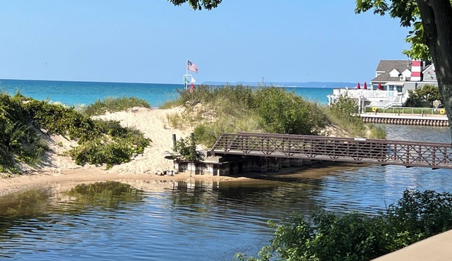 Homestead Resort - Lake Michigan Frontage 1 Bdrm Condo - (sleeps 4) - Glen Arbor