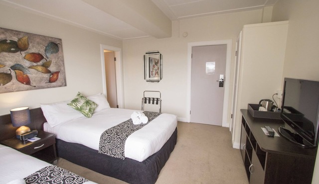 Hotel Waterloo & Backpackers