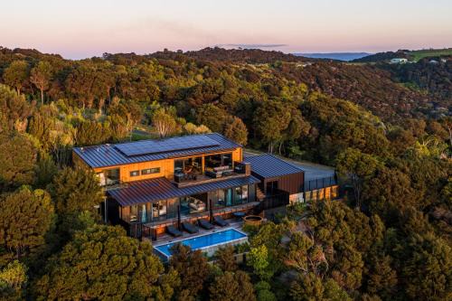 Kaitiaki Lodge - Private pool & Spa