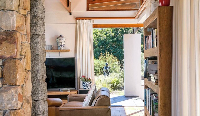 Kinghorns Gardens. Cape Town's Most Private Garden Retreat.