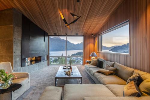 Ladena by MajorDomo - Luxurious Villa near Central Queenstown