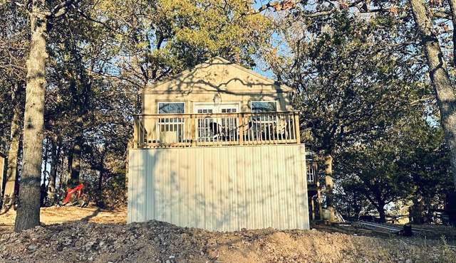 Lakefront Cabin just steps away from the water. "Fox Cabin"